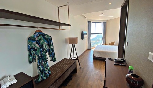 Premier Suite, 1 Bedroom, Private Pool, Partial Ocean View