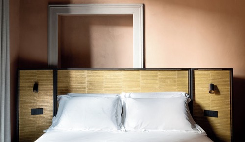 Classic Double Room, 1 King Bed, Private Bathroom, City View