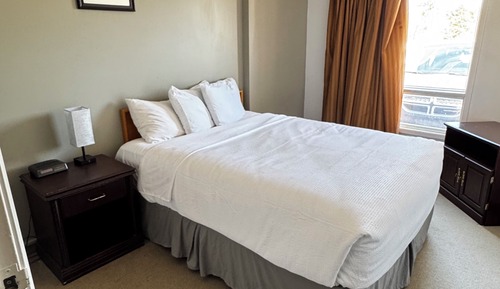 Studio Suite, 1 Queen Bed with Sofa bed, Non Smoking, Kitchenette