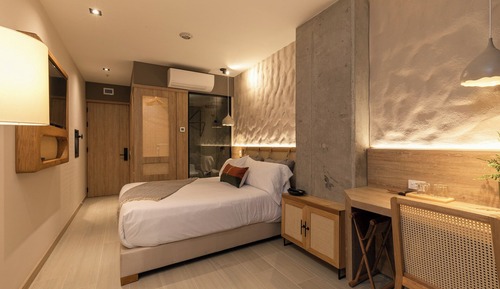 Deluxe Room, Balcony
