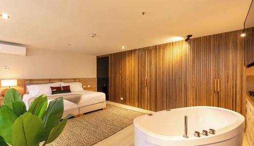 Luxury Duplex, Multiple Beds