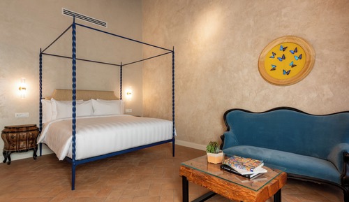 Superior Studio Suite, Courtyard View
