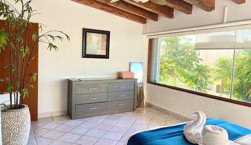 Family House, Lagoon View