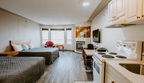 Room, 2 Queen Beds, Kitchenette