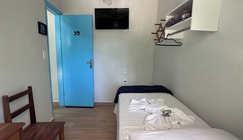 Economy Triple Room