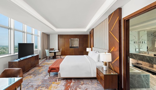 Suite, 1 King Bed