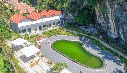 Family Pool View