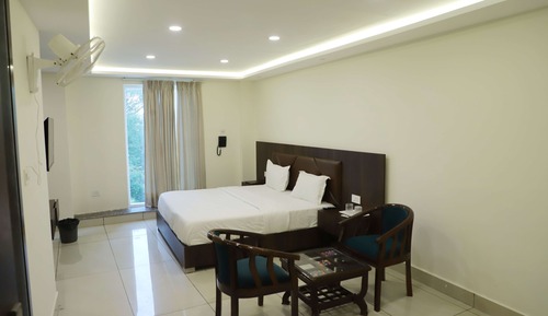Luxury Suite, Balcony