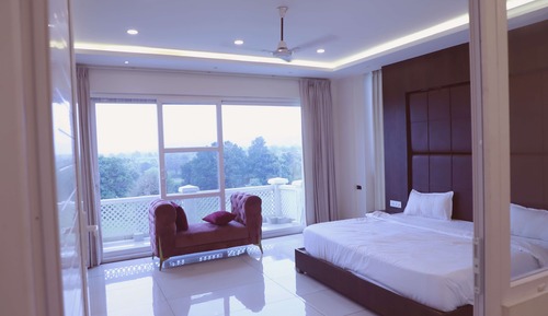 Luxury Suite, Balcony, Garden View