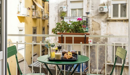 Deluxe Room, 1 King Bed, Balcony, City View