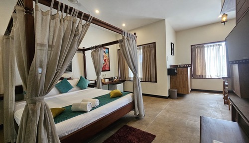 Luxury Suite