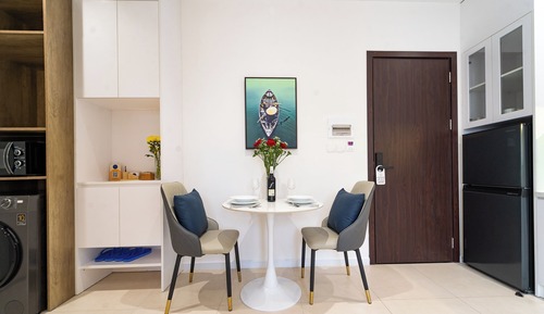 Deluxe Suite, Partial Sea View