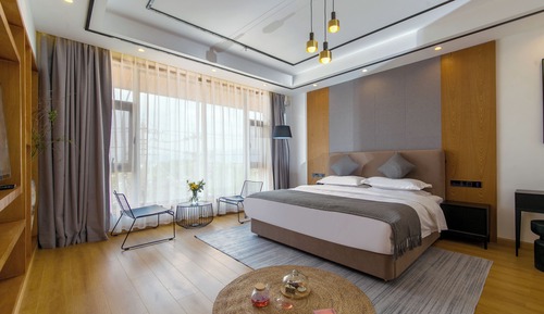 Deluxe Suite, Balcony, Garden View