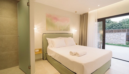 Deluxe Double Room, Courtyard View
