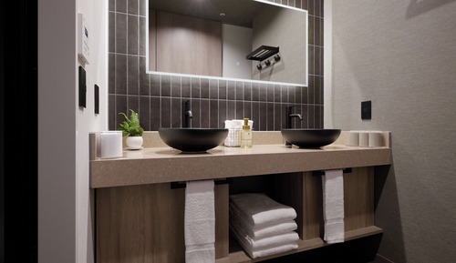 Room (Suite)