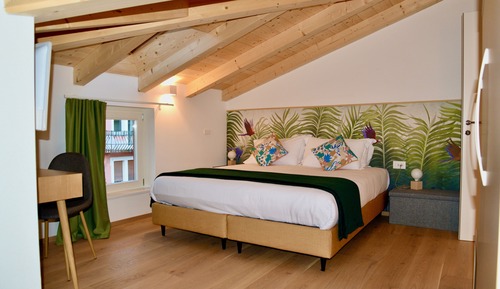 Economy Triple Room