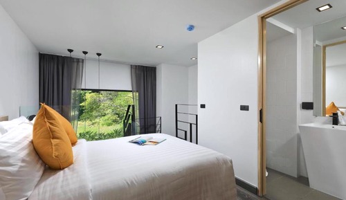 Design Loft, Balcony, Garden View