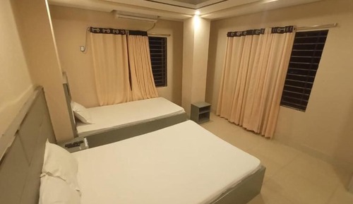Deluxe Triple Room, City View