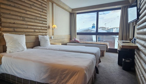 Superior Triple Room, Non Smoking, Mountain View