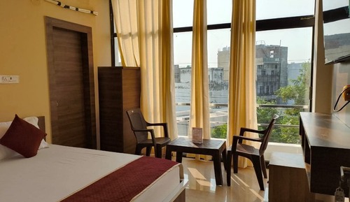 Deluxe Double Room, Garden View