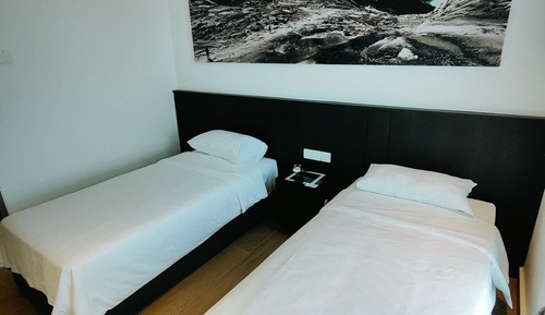 Deluxe Suite, 2 Bedrooms, Balcony, City View