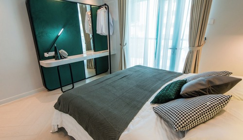 Superior Studio Suite, 1 Queen Bed, Balcony, City View