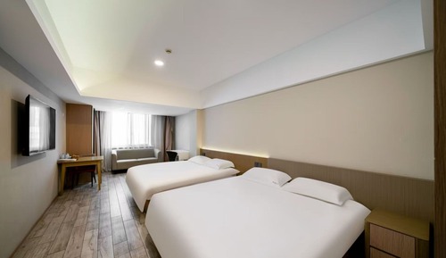 Standard Twin Room, City View