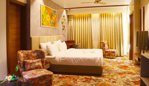 Premium Suite with Bathtub