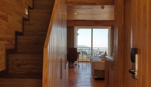 Family Duplex, Hill View