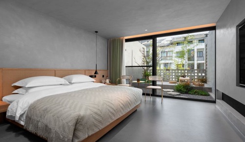 Luxury Suite, 3 Bedrooms, Refrigerator, Courtyard View