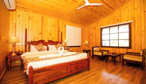 Kashmir 03 bedroom cottage with pool