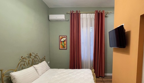 Deluxe Double Room, 1 Queen Bed, Non Smoking, Air conditioning, No. 2