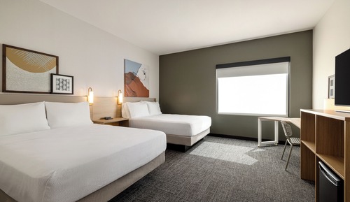 Room, 2 Queen Beds, Roll-in Shower (Mobility & Hearing)