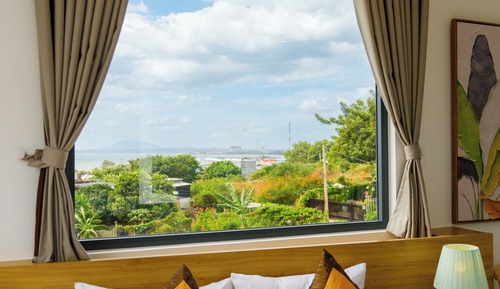 Family Studio Suite, Pool View