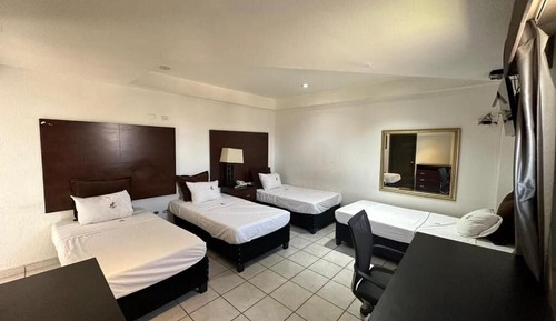 Business Quadruple Room