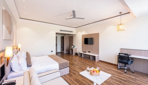 Club Room, 1 King Bed