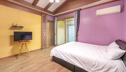 Basic Room, 1 Bedroom (Morning2)