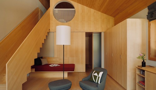 Room, Mezzanine (Rote Wand)