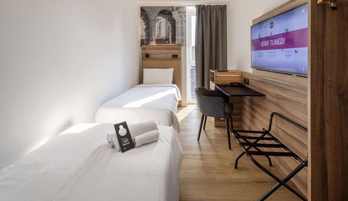 Standard Twin Room