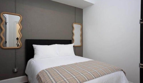 Premium Suite, 1 Queen Bed