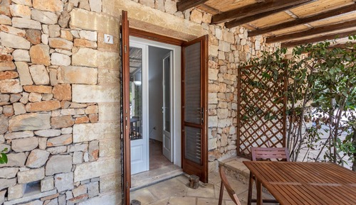 Standard Studio, Garden View