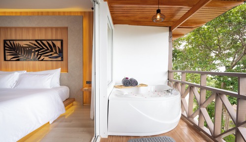 Deluxe Jacuzzi Ocean view