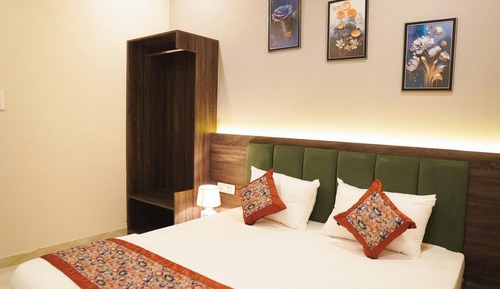Luxury Double Room, Balcony, Garden View