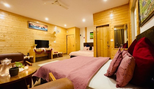 Family Suite, Balcony, Mountain View