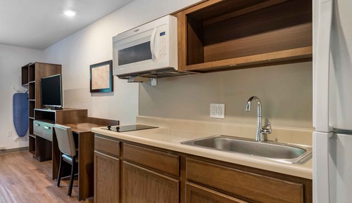 Standard Studio, 2 Queen Beds, Non Smoking, Refrigerator (Microwave)
