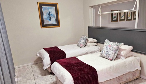 Standard Shared Dormitory, Mountain View