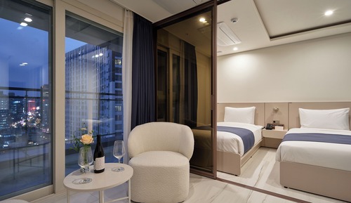 Premier Suite Twin