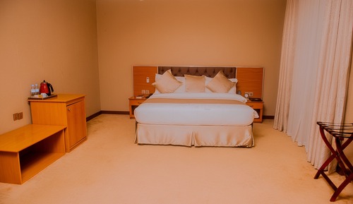 Executive Suite, City View