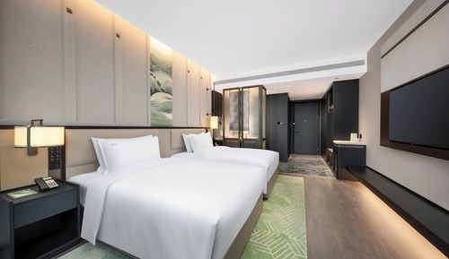Standard Room, 2 Double Beds (High Floor)