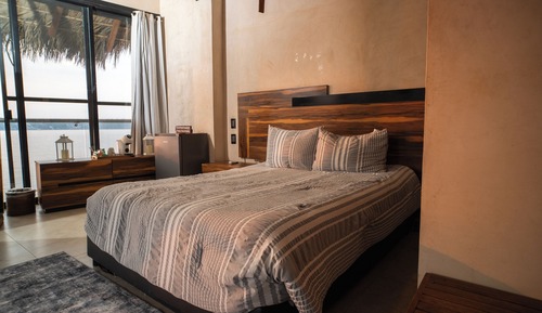 Deluxe Room, Lake View